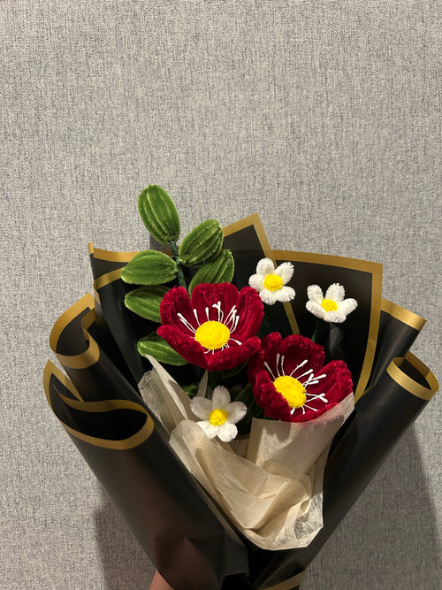 Poppy bouquet with daisies